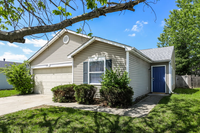 1,705/Mo, 1836 Dutch Elm Dr Indianapolis, IN 46231 Front View