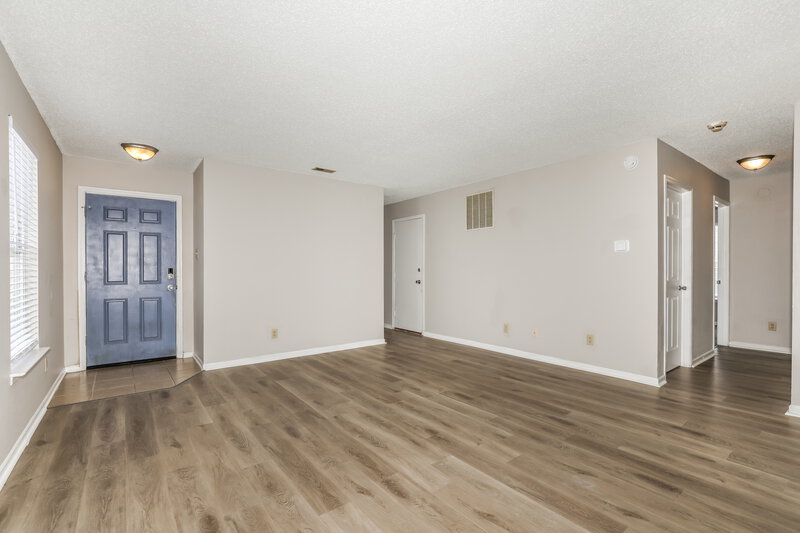 1,705/Mo, 1836 Dutch Elm Dr Indianapolis, IN 46231 Living Room View 4