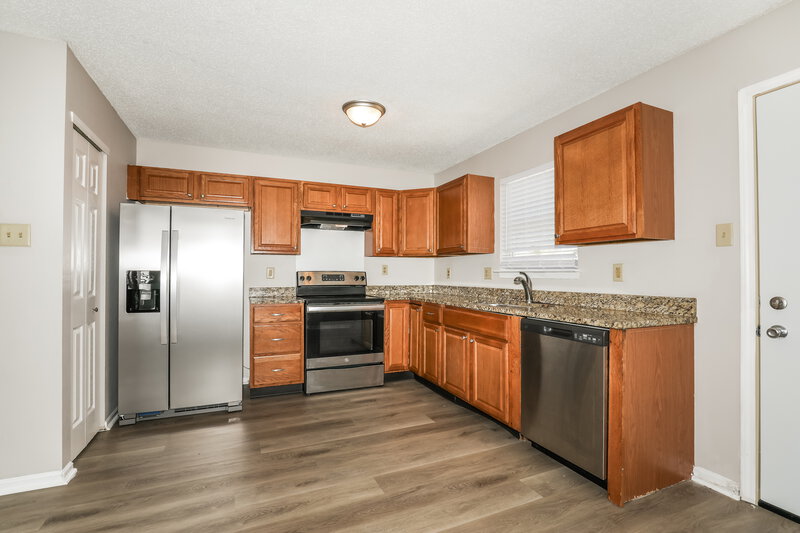 1,705/Mo, 1836 Dutch Elm Dr Indianapolis, IN 46231 Kitchen View