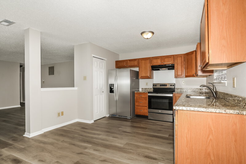 1,705/Mo, 1836 Dutch Elm Dr Indianapolis, IN 46231 Kitchen View 2