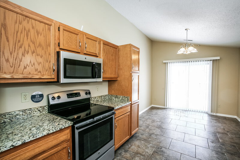 1,795/Mo, 8904 Lighthorse Dr Indianapolis, IN 46231 Kitchen View