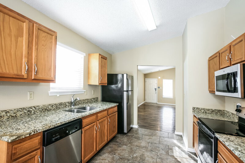 1,795/Mo, 8904 Lighthorse Dr Indianapolis, IN 46231 Kitchen View 2