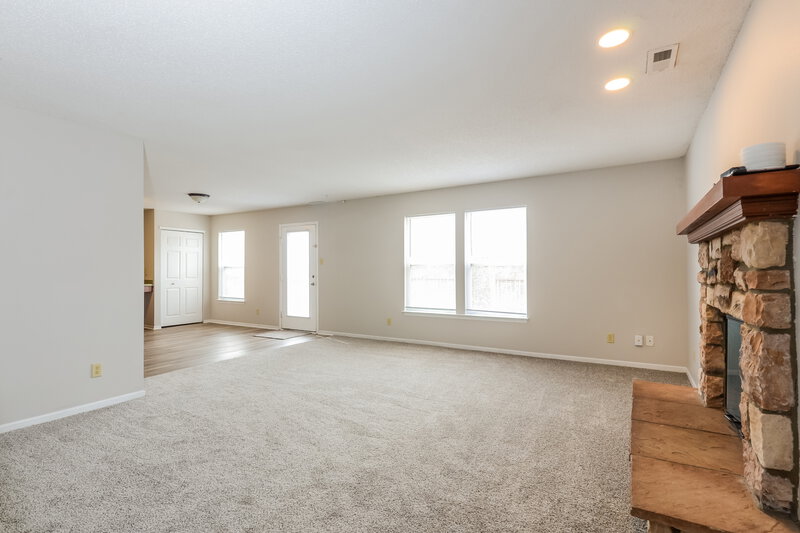 2,030/Mo, 2012 Southernwood Ln Indianapolis, IN 46231 Living Room View