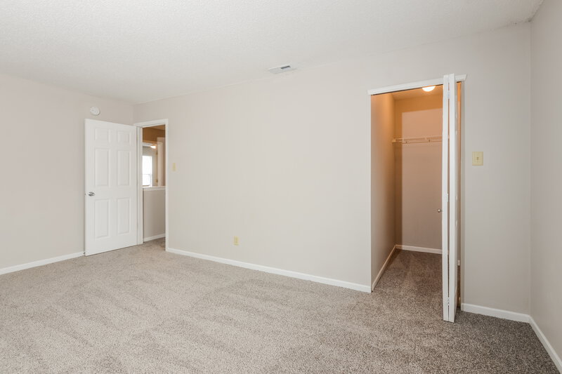 2,030/Mo, 2012 Southernwood Ln Indianapolis, IN 46231 Bedroom View 3