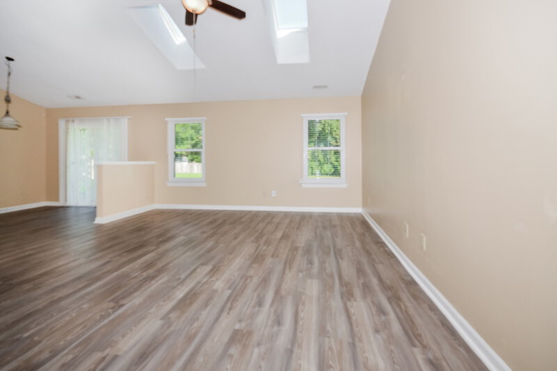 1,945/Mo, 9012 Lighthorse Dr Indianapolis, IN 46231 Living Room View 2