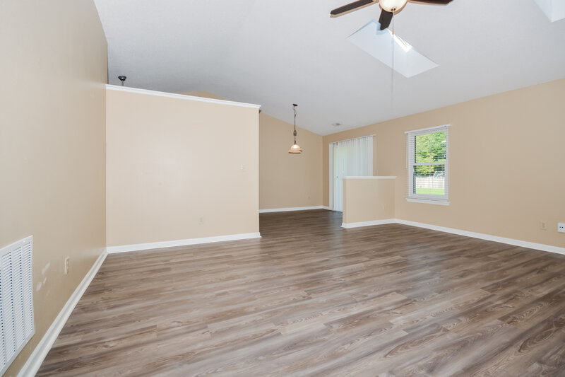 1,945/Mo, 9012 Lighthorse Dr Indianapolis, IN 46231 Living Room View 3