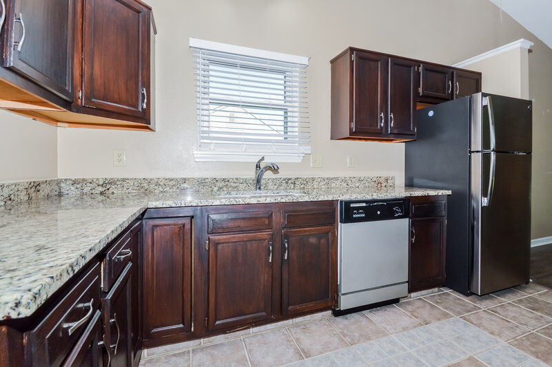 1,945/Mo, 9012 Lighthorse Dr Indianapolis, IN 46231 Kitchen View