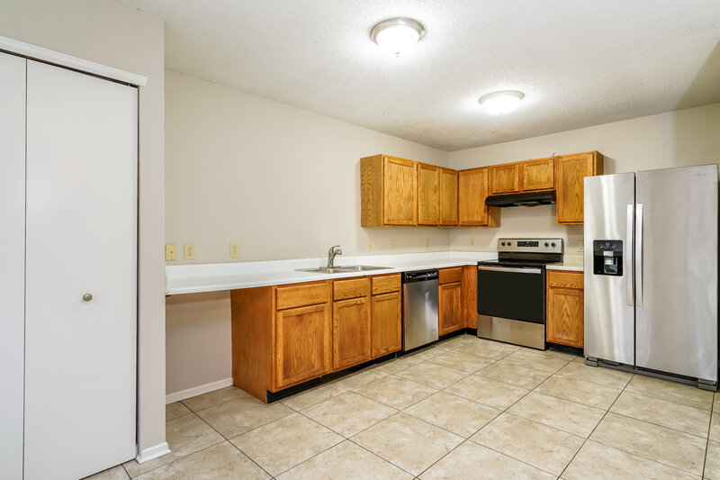 2,400/Mo, 2004 Orchid Bloom Dr Indianapolis, IN 46231 Misc View 6