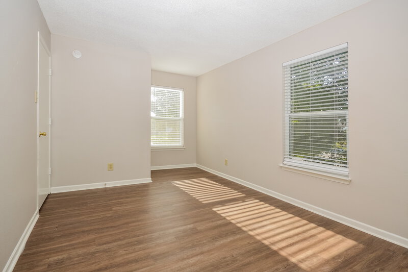 1,550/Mo, 1918 Dutch Elm Dr Indianapolis, IN 46231 Living Room View