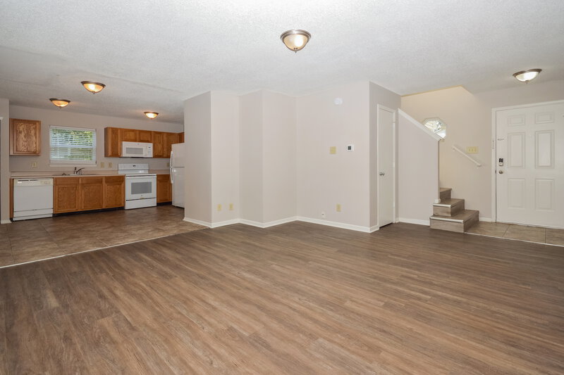 1,550/Mo, 1918 Dutch Elm Dr Indianapolis, IN 46231 Living Room View 2