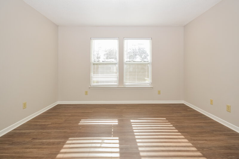 1,550/Mo, 1918 Dutch Elm Dr Indianapolis, IN 46231 Main Bedroom View