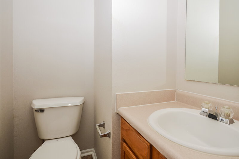 1,550/Mo, 1918 Dutch Elm Dr Indianapolis, IN 46231 Powder Room View