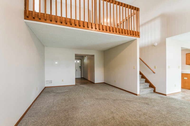 1,800/Mo, 1247 Country Ridge Ln Indianapolis, IN 46234 Living Room View 2