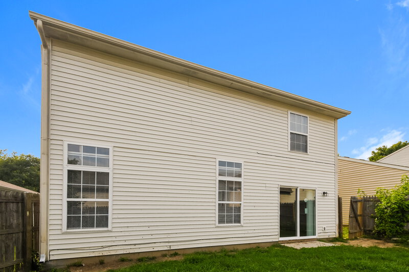 1,800/Mo, 1247 Country Ridge Ln Indianapolis, IN 46234 Rear View