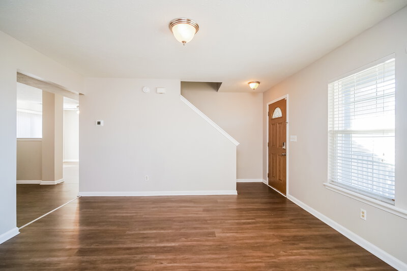 1,535/Mo, 10802 Snowdrop Way Indianapolis, IN 46235 Living Room View