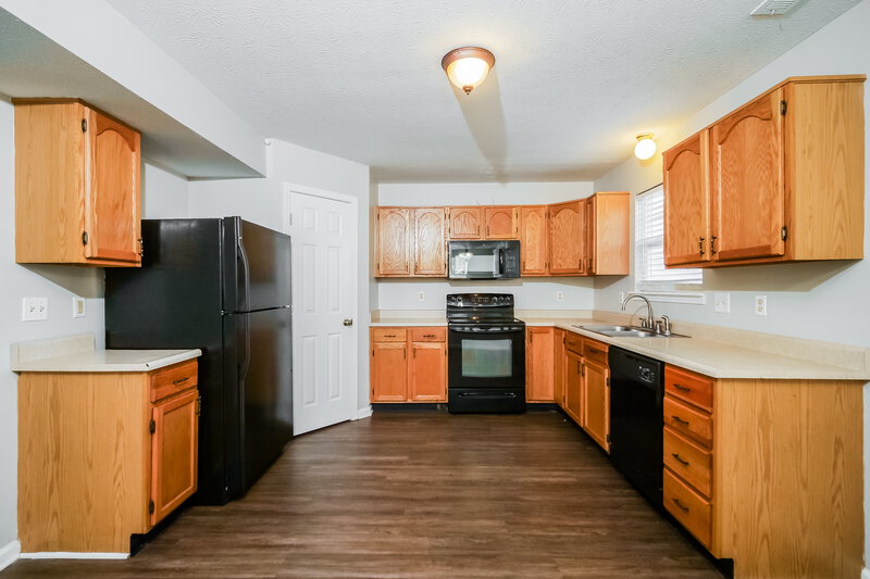 1,535/Mo, 10802 Snowdrop Way Indianapolis, IN 46235 Kitchen View