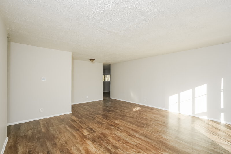 1,415/Mo, 3478 N Hermosa Ct Indianapolis, IN 46235 Living Room View