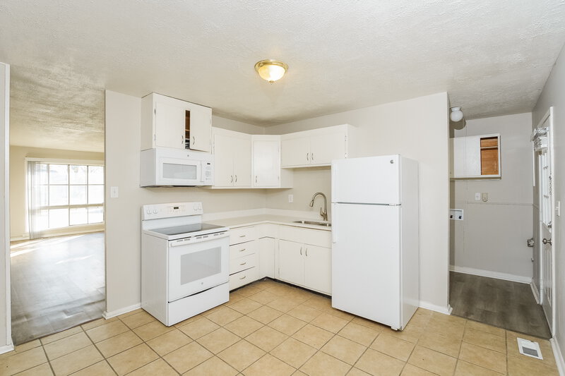 1,415/Mo, 3478 N Hermosa Ct Indianapolis, IN 46235 Kitchen View