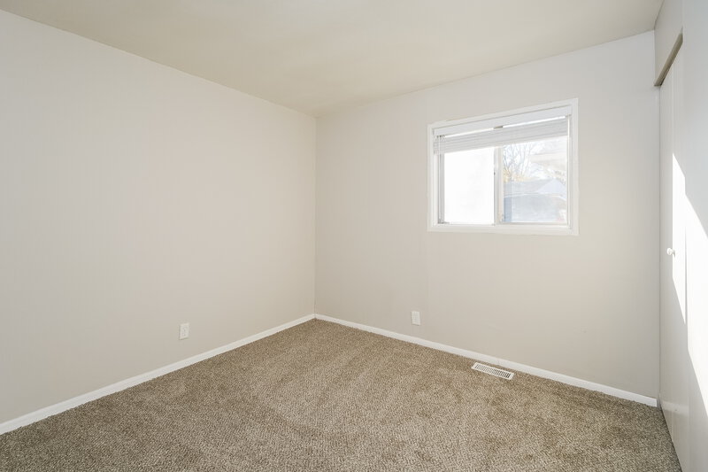 1,415/Mo, 3478 N Hermosa Ct Indianapolis, IN 46235 Main Bedroom View