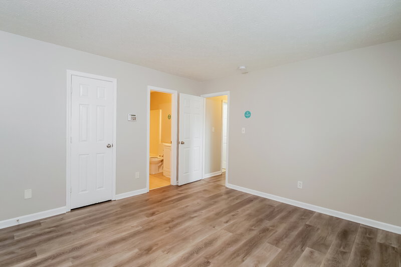 1,635/Mo, 11611 Signet Ln Indianapolis, IN 46235 Main Bedroom View 2