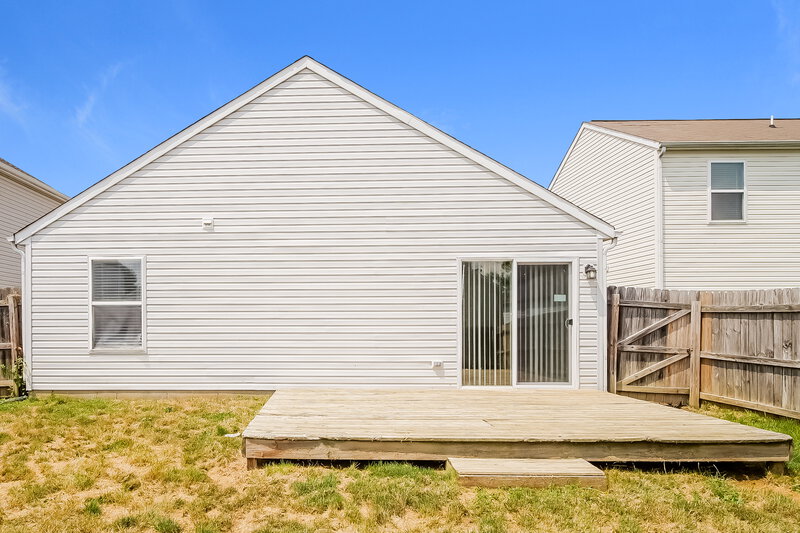 1,635/Mo, 11611 Signet Ln Indianapolis, IN 46235 Rear View