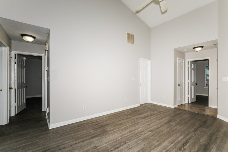 1,800/Mo, 6439 Titania Dr Indianapolis, IN 46236 Living Room View 2