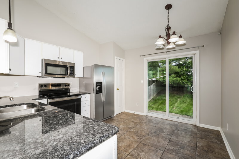 1,800/Mo, 6439 Titania Dr Indianapolis, IN 46236 Kitchen View