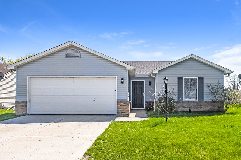 1,820/Mo, 12719 Spurrington Way Indianapolis, IN 46236 External View