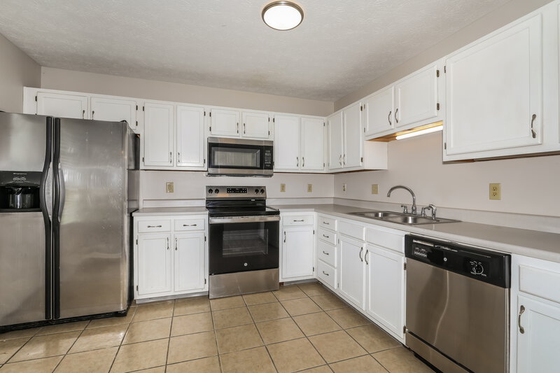 1,730/Mo, 12719 Spurrington Way Indianapolis, IN 46236 Kitchen View