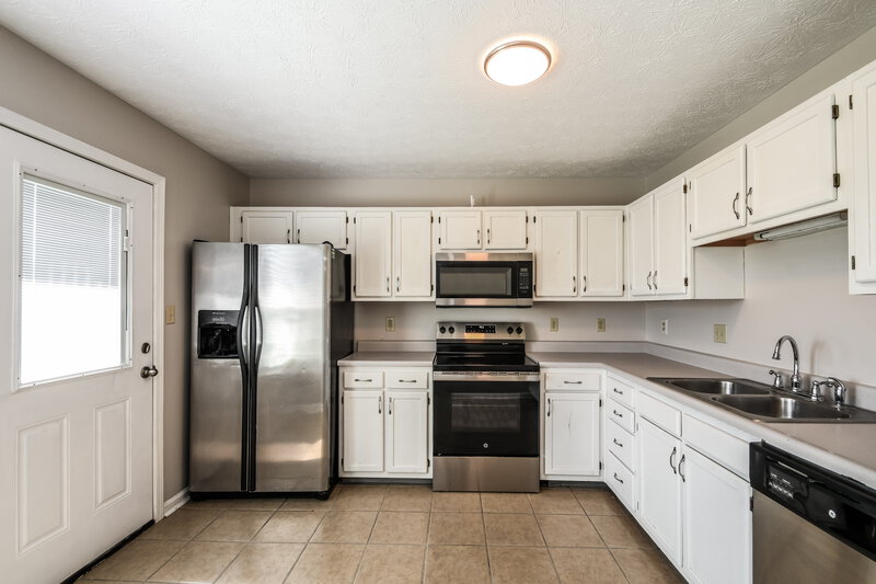 1,820/Mo, 12719 Spurrington Way Indianapolis, IN 46236 Misc View 6