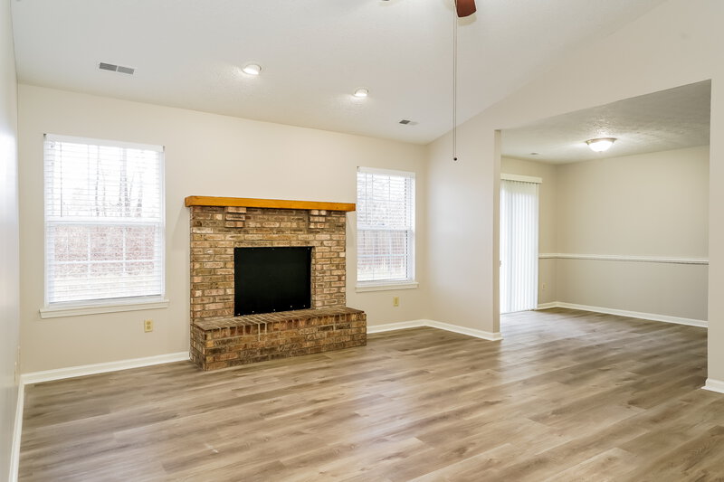 1,520/Mo, 3930 Owster Ln Indianapolis, IN 46237 Living Room View