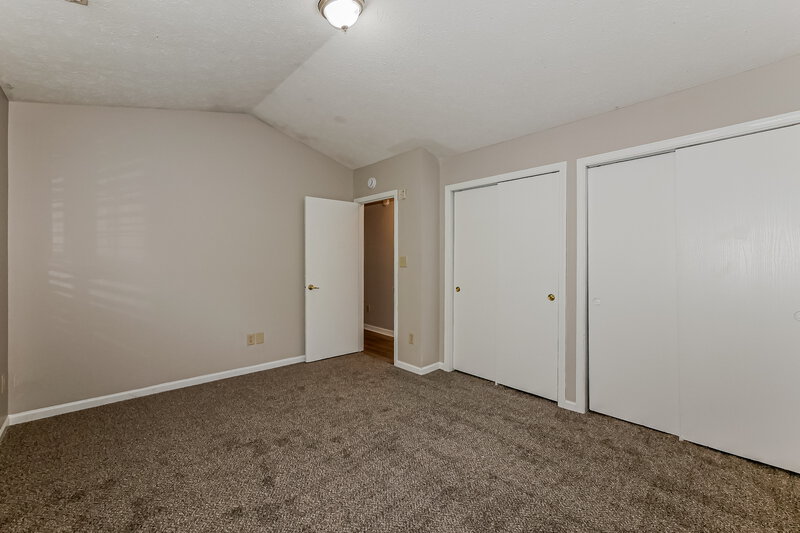 1,660/Mo, 3712 Owster Ln Indianapolis, IN 46237 Main Bedroom View 2