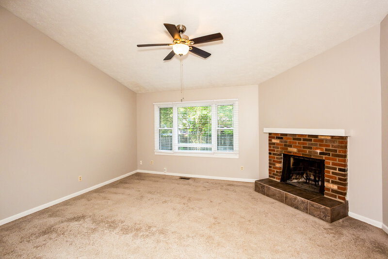 1,700/Mo, 5723 Ensenada Ave Indianapolis, IN 46237 Living Room View