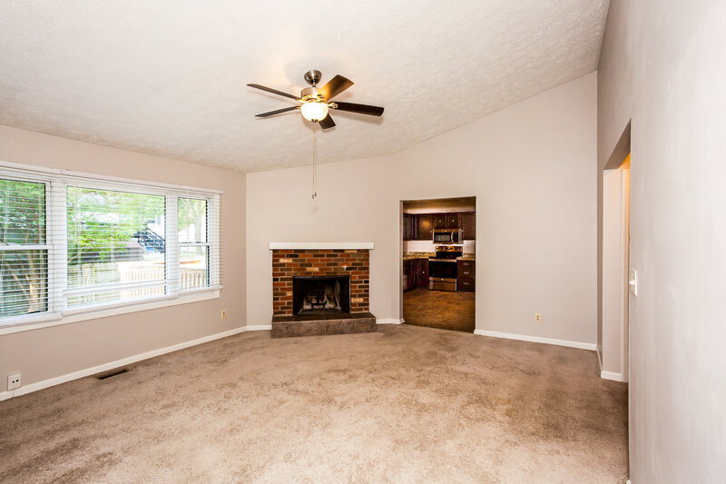 1,700/Mo, 5723 Ensenada Ave Indianapolis, IN 46237 Living Room View 2