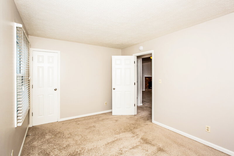 1,700/Mo, 5723 Ensenada Ave Indianapolis, IN 46237 Main Bedroom View