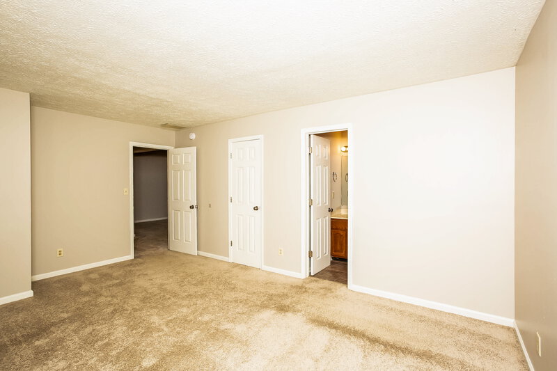 1,700/Mo, 5723 Ensenada Ave Indianapolis, IN 46237 Main Bedroom View 2