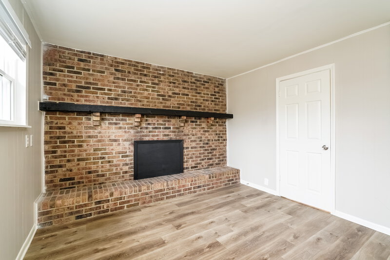 1,630/Mo, 3901 Mistletoe Dr Indianapolis, IN 46237 Living Room View 2