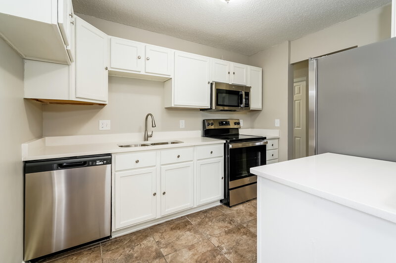 1,630/Mo, 3901 Mistletoe Dr Indianapolis, IN 46237 Kitchen View