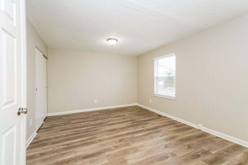 1,630/Mo, 3901 Mistletoe Dr Indianapolis, IN 46237 Main Bedroom View
