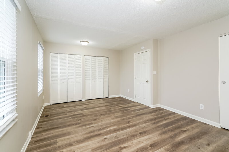1,630/Mo, 3901 Mistletoe Dr Indianapolis, IN 46237 Main Bedroom View 2