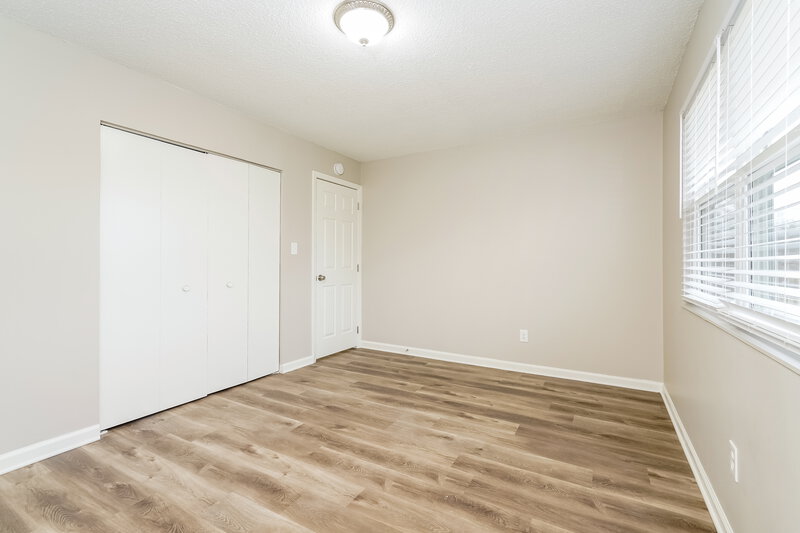 1,630/Mo, 3901 Mistletoe Dr Indianapolis, IN 46237 Bedroom View