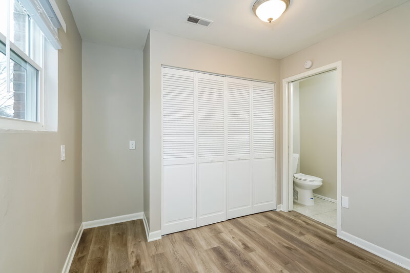 1,630/Mo, 3901 Mistletoe Dr Indianapolis, IN 46237 Bedroom View 2