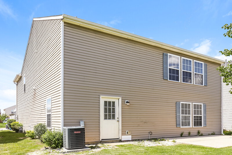 2,230/Mo, 2837 Ludwig Dr Indianapolis, IN 46239 Rear View