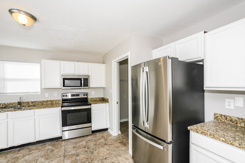 1,920/Mo, 3149 Brandenburg Dr Indianapolis, IN 46239 Misc View 5