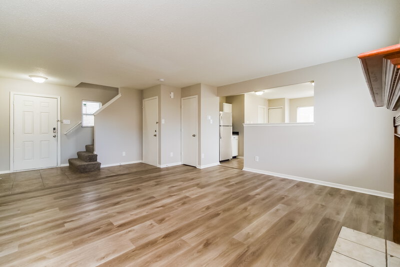 1,850/Mo, 3132 Black Forest Ln Indianapolis, IN 46239 Living Room View