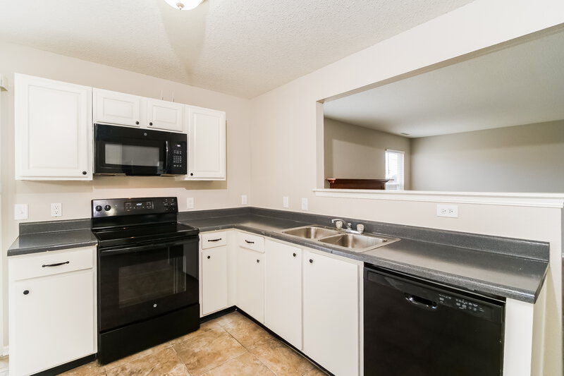 1,850/Mo, 3132 Black Forest Ln Indianapolis, IN 46239 Kitchen View