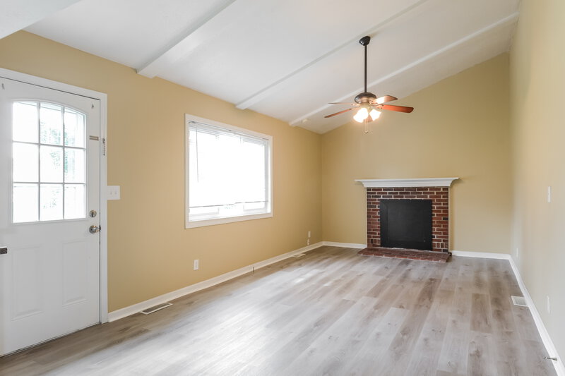 1,760/Mo, 1238 Brandt Dr Indianapolis, IN 46241 Family Room View