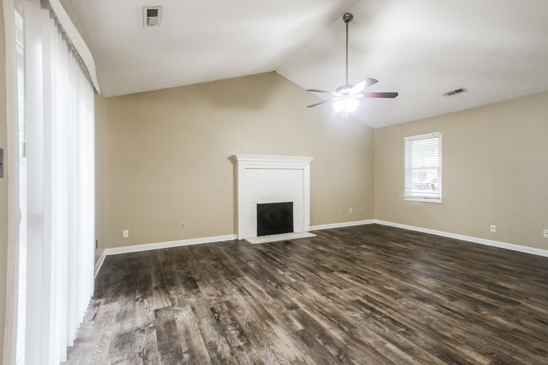 2,850/Mo, 1112 Delray Dr Indianapolis, IN 46241 Living Room View