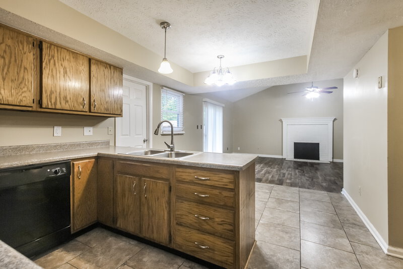 2,850/Mo, 1112 Delray Dr Indianapolis, IN 46241 Kitchen View