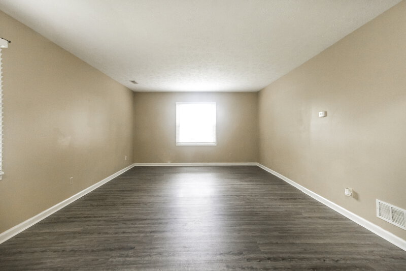 2,850/Mo, 1112 Delray Dr Indianapolis, IN 46241 Family Room View